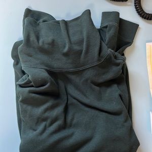 Covington extra large green turtleneck